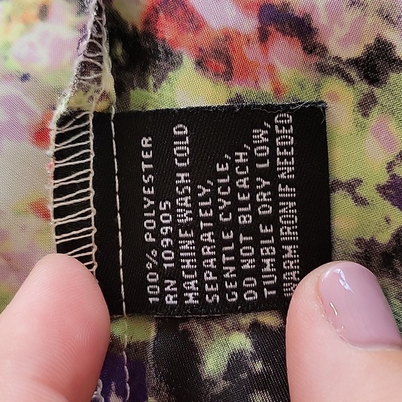 MILANO medium sleeveless blouse shell - Picture 5 of 5